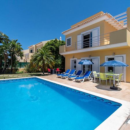Altura Villa Luaran gambar