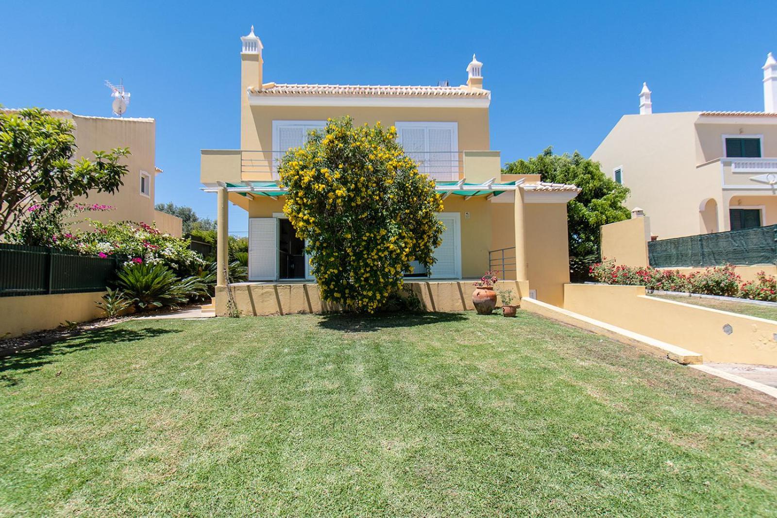 Altura Villa Luaran gambar