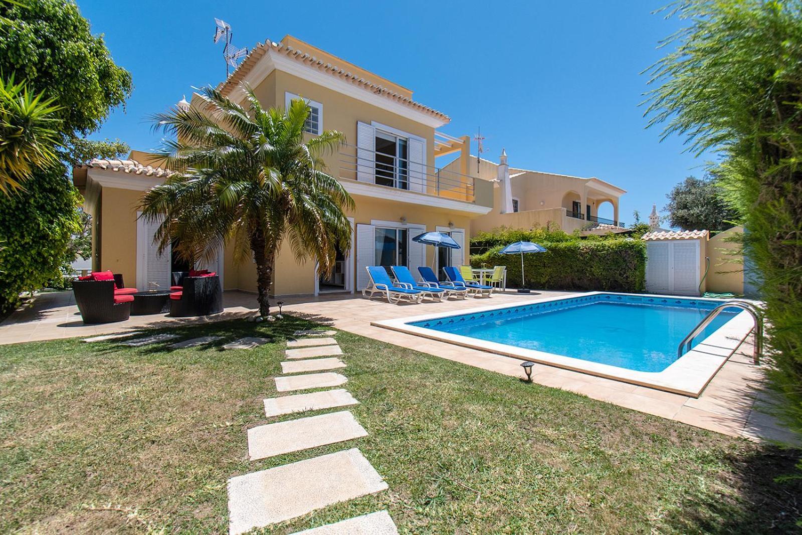 Altura Villa Luaran gambar