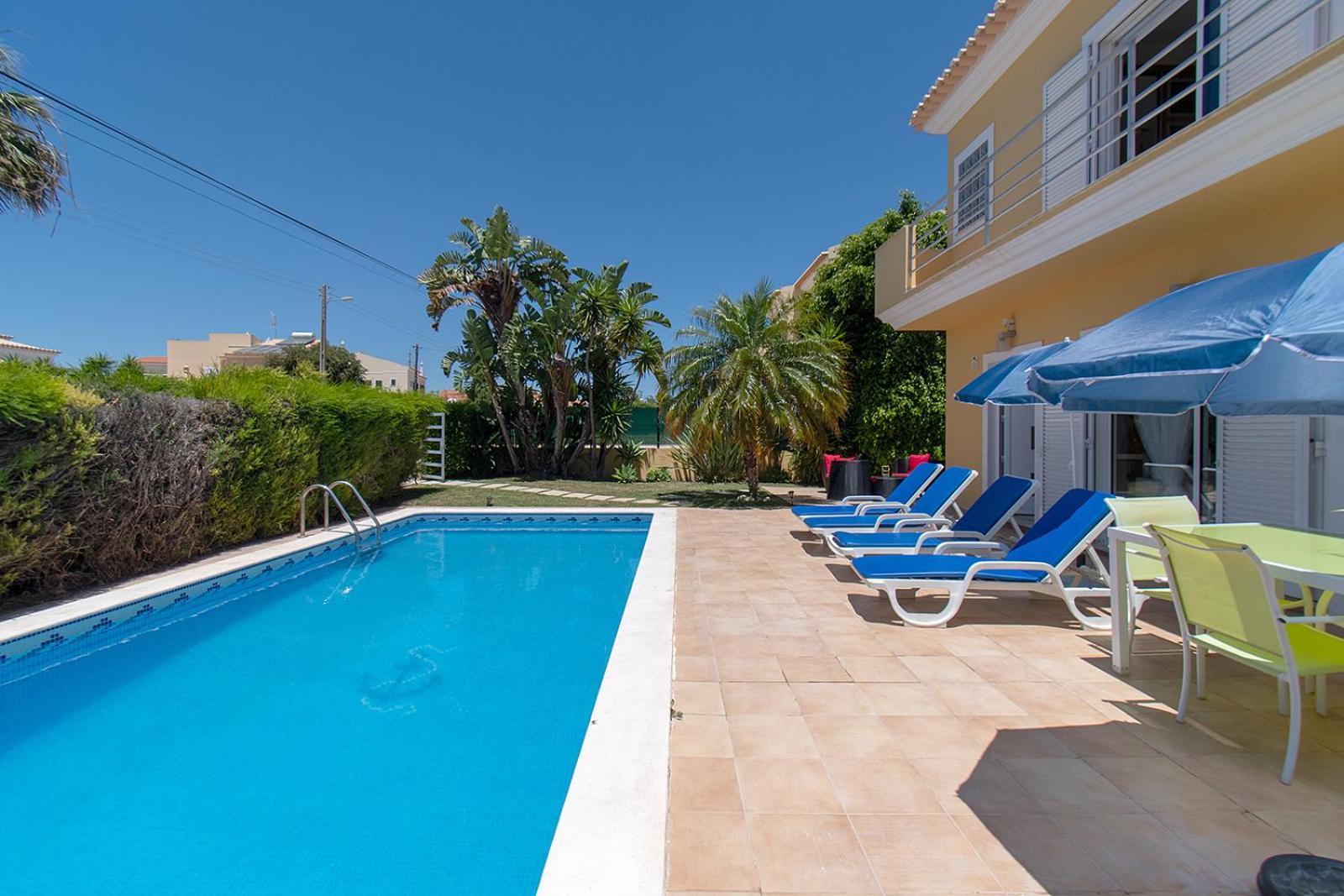 Altura Villa Luaran gambar